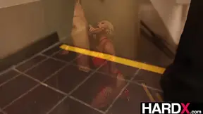 Hot summer vixen gets wild anal in abandoned building