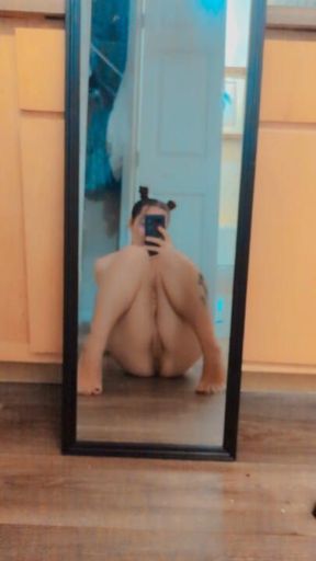 Kitty views & mirror tease💙
