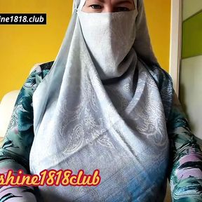 Blue Hijab Arab Muslim Girl on cam big tits masturbation recorded show March 20th