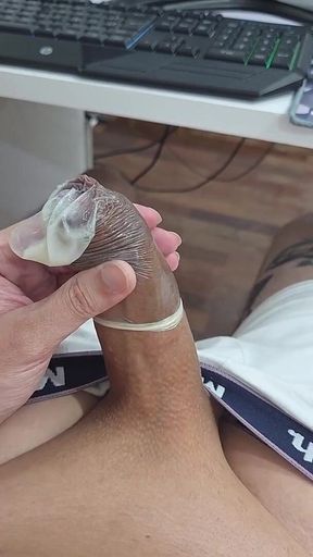 Cum Inside a Condom - My Onlyfans Lkingsbr1