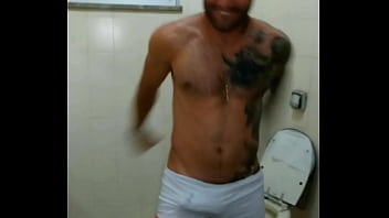 O v&iacute_deo proibido do banho de cueca branca?Voc&ecirc_s merecem ver esse v&iacute_deo, antes que eu