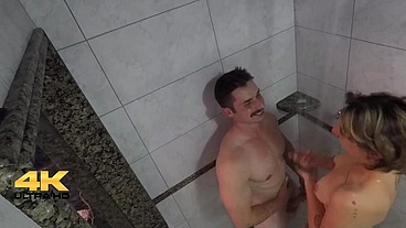 Pau na buceta e buceta no pau, esse é o banheiro do sexo