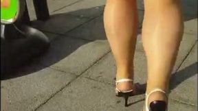 BBW girlfriend's flashes upskirt view in the shop having no panties underneath