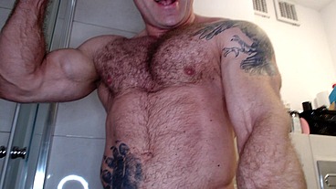 THE BODYBUILDER TOLD HIS STEPDAUGHTER TO DRINK HIS URINE, PEED ON HER FACE AND THEN TOLD HER TO SUCK HIS COCK AND EAT HIS SPERM