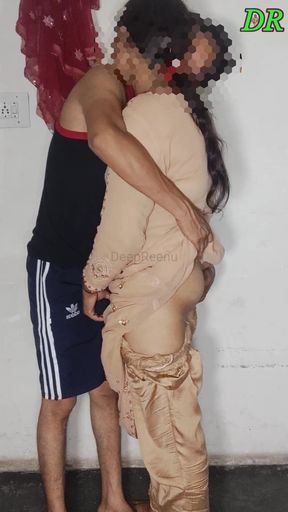 Deep Fucked Hot Aunty in a Standing Position