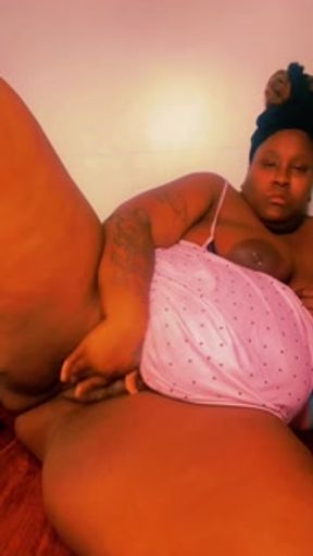 I can’t stop cumming and squirting for you Daddy