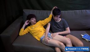 Leonel Russell Receives From Rene Sava An Amazing Blowjob