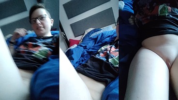 It is very hard to hold a camera well while also being smacked on the thigh hard enough to leave a print ?
