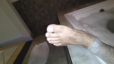 YURI GAÚCHO - BIG COCK SHOW IN THE SHOWER