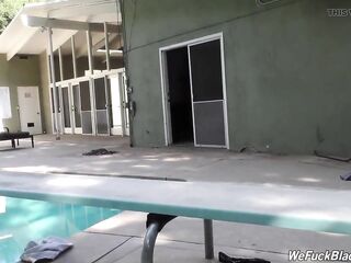 Ebony Sizi Sev has multiple squirting orgasm