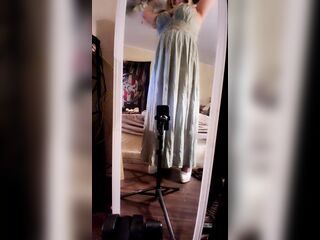 Live stream crossdresser
