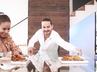 My therapist invited me to her abode for a romantic dinner date