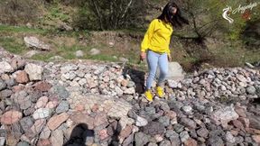 Tourists Decided to Give a Blowjob in Nature