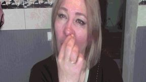 Sofia wanks her nose with a wick causing endless sneezing wmv