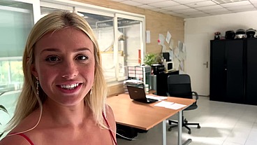 Miss Alice Wild, belle blonde anglaise qui séduit les français !