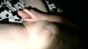 Piv&aacute;&scaron;ek plays with his tail