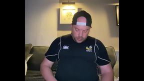 Jerking off to big cocks