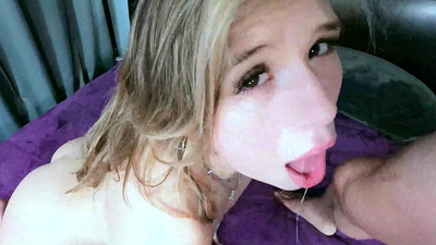 A Wrecking Shaft Fills Blonde Hoe Isabell Moon's Tight Pastry With Milk