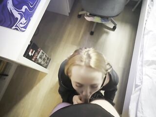 Сводная сестра потратила все мои деньги на скины и расплатилась за них сексом