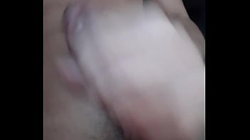 Novinho gostoso na punheta