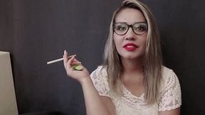 Smoking Girls Taiane Saratoga 120's Video 009