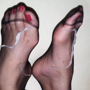 Cum on sexy nylon red toenails