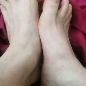 TsM1nni strips and plays with her cute feet