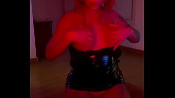 QUEM &Eacute_ QUE VAI VIR FICAR DE QUATRO PRA MIM