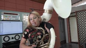 Summer Tries Out the Sousaphone (MP4 - 720p)
