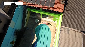 Vizinho usa DRONE para fazer flagrante de casal metendo na piscina - S&atilde_o Paulo - 4k