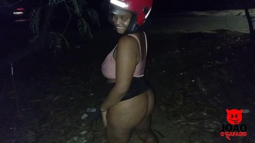 Rapidinha na rua da Barra da Tijuca * Meggy Delicia Gp
