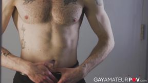 Sexy twink King Heart showed off his beautiful body while working on his big dick