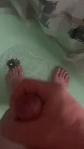Masturabe while doing shower