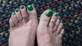 Toe Rings and Dark Green Toenails MP4 1080