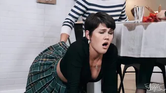 Daisy Taylor sucks cock in front of family