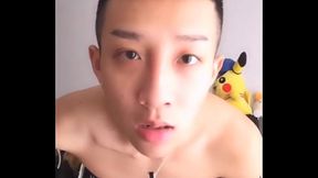 Trai đẹp m&igrave_nh d&acirc_y khoe cặc khủng