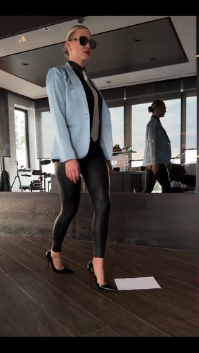Ladyboss Loses Control
