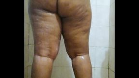 Bbw ebony shemale shakes her horny fat ass wanting a fuck