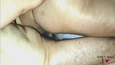 Mis amigos me follan y el cornudo solo graba