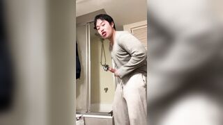 Wanking My Man meat Before A Douche