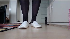 4 - Styling fun in the apartment on vacation 2019 ** foot fetish **