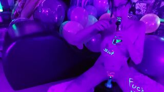 Toke, Smoke & Rides my vibrator under blacklights!