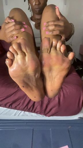 New Pedi Gets A Oily Massage
