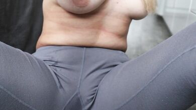 DRIPPING WET PUSSY SOUNDS - CUM IN MY LEGGINS