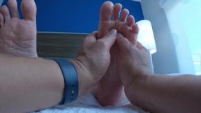 Goddess of Feet - Phoenix Stacy's Foot Massage Delight with Russell Bell