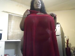 Massive Afro Mum Stripteasing (Exclusives On Fancentro)