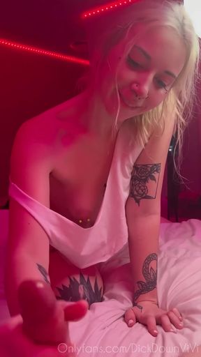 Free Use Baddie Helps You Destress with Wet Pussy Therapy