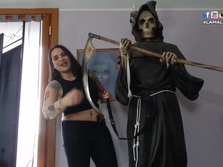 METTO IL CAZZO ALLA STATUA