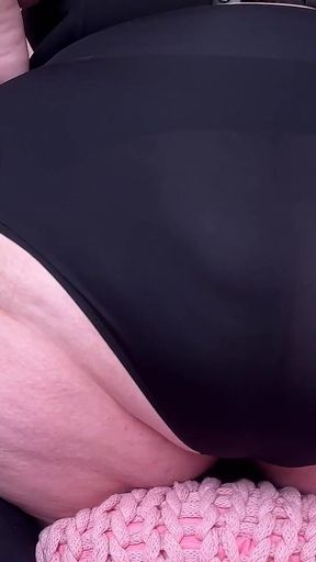 SSBBW Kayla Peach Sits on Adam Castle