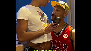 vizinho XXL 26cm comendo vizinha gostosa e afeminada